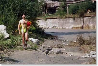 Borat a la piscine